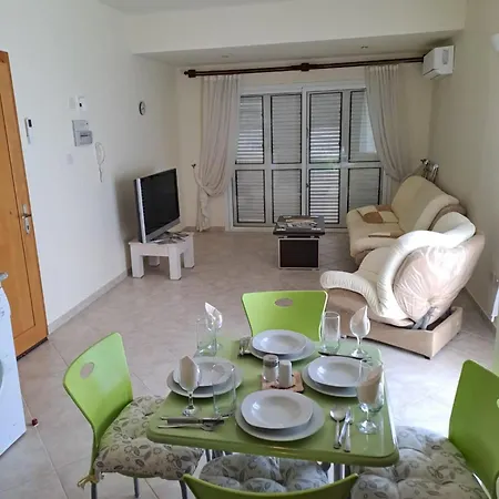 Appartement Beautiful 1-bed House Aglantzia