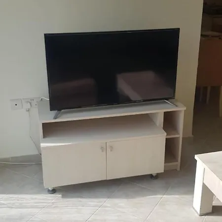 Beautiful 1-bed House Apartment